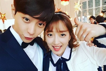 A picture of Pyo Ye-jin with her boyfriend, actor Kim Hyun Woo.